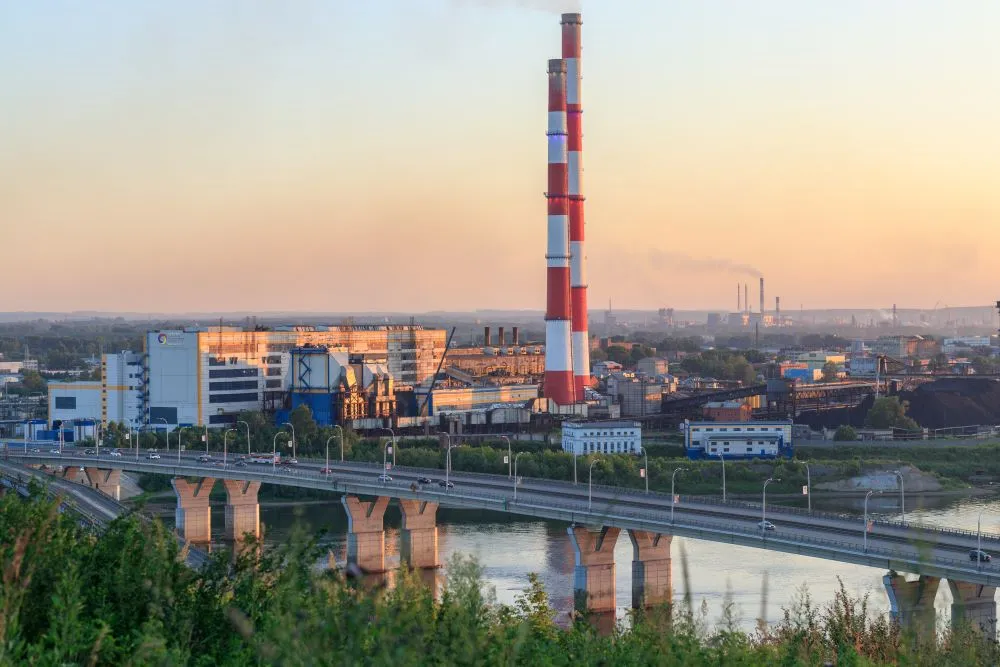 Relocalisation d'une zone industrielle Zone industrielle au bord d'un fleuve